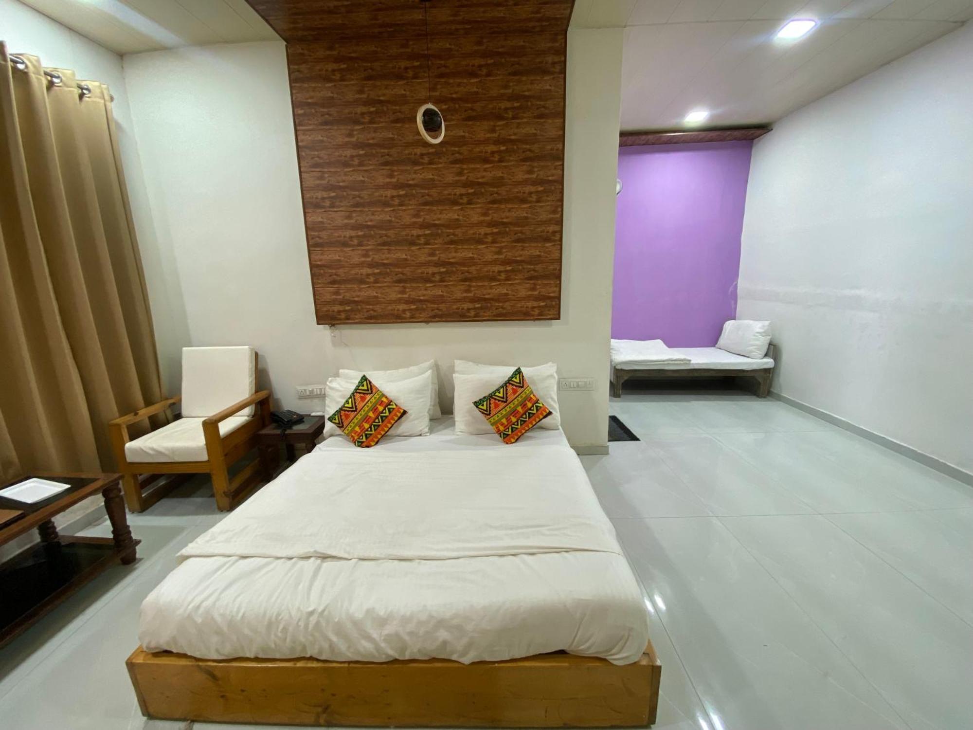 Rudraksha Inn Mount Abu Ngoại thất bức ảnh